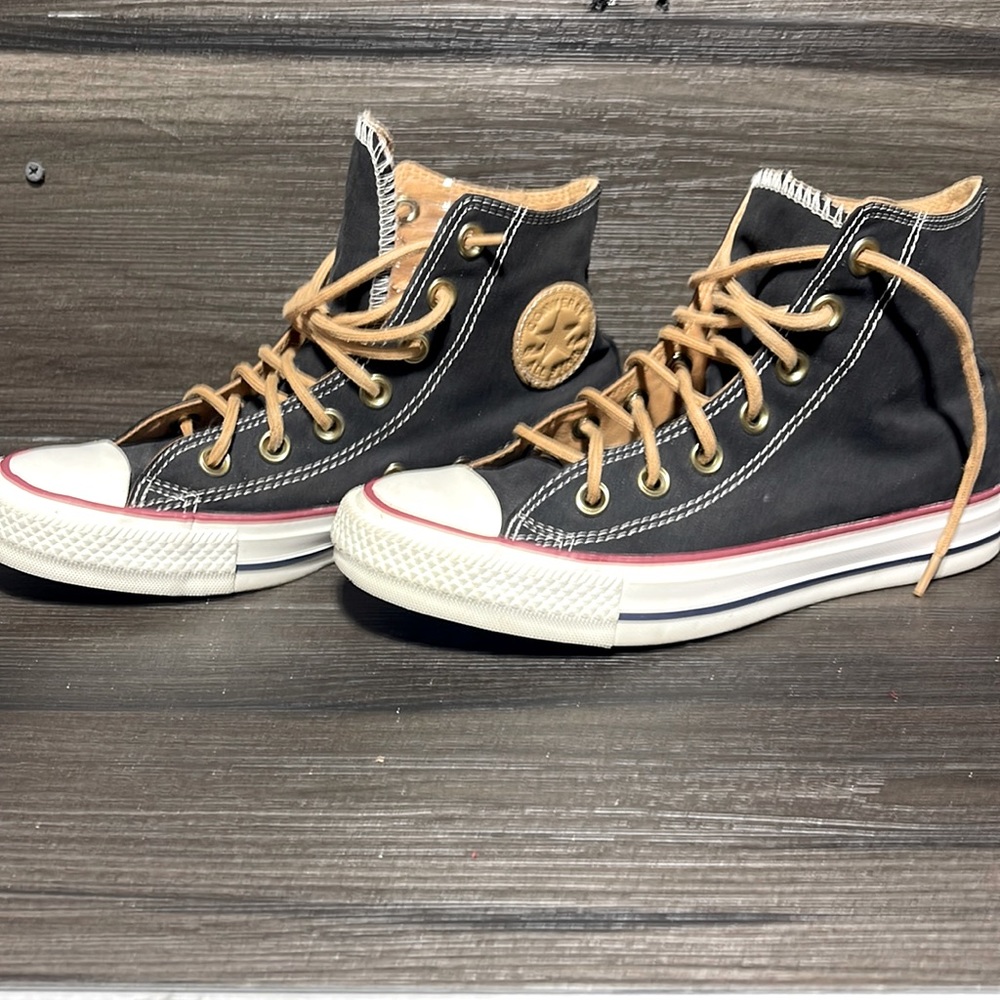 Real Nice Chucks Men sz 4 Wo’s sz 6